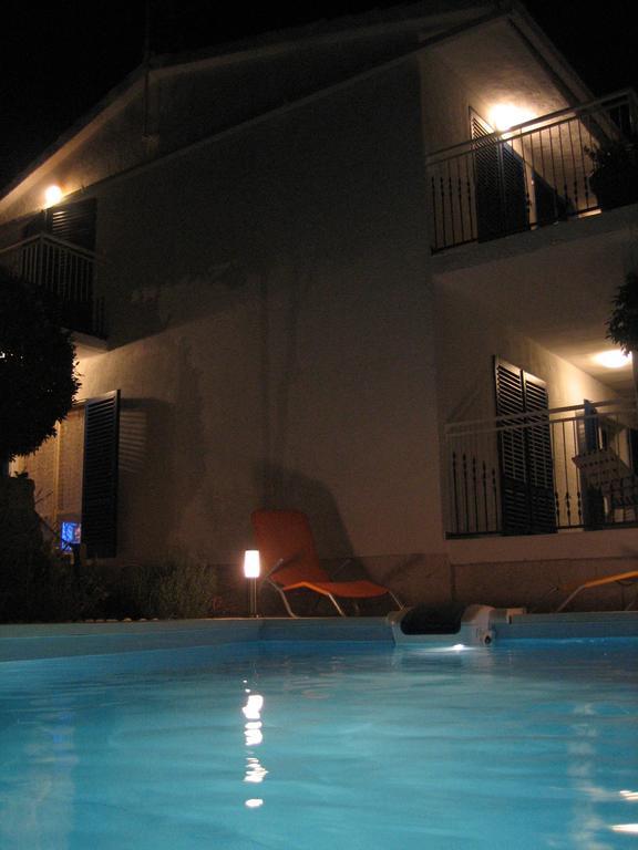 Apartments Mediterraneo Капріє Екстер'єр фото