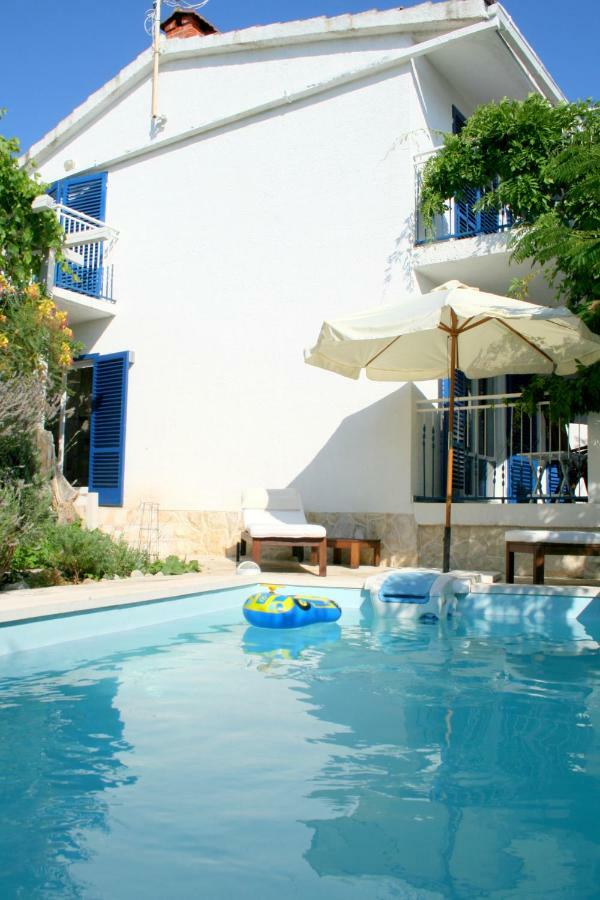Apartments Mediterraneo Капріє Екстер'єр фото